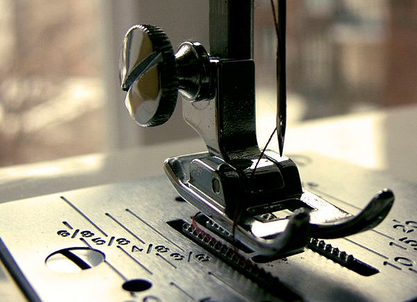 Sewing_machine